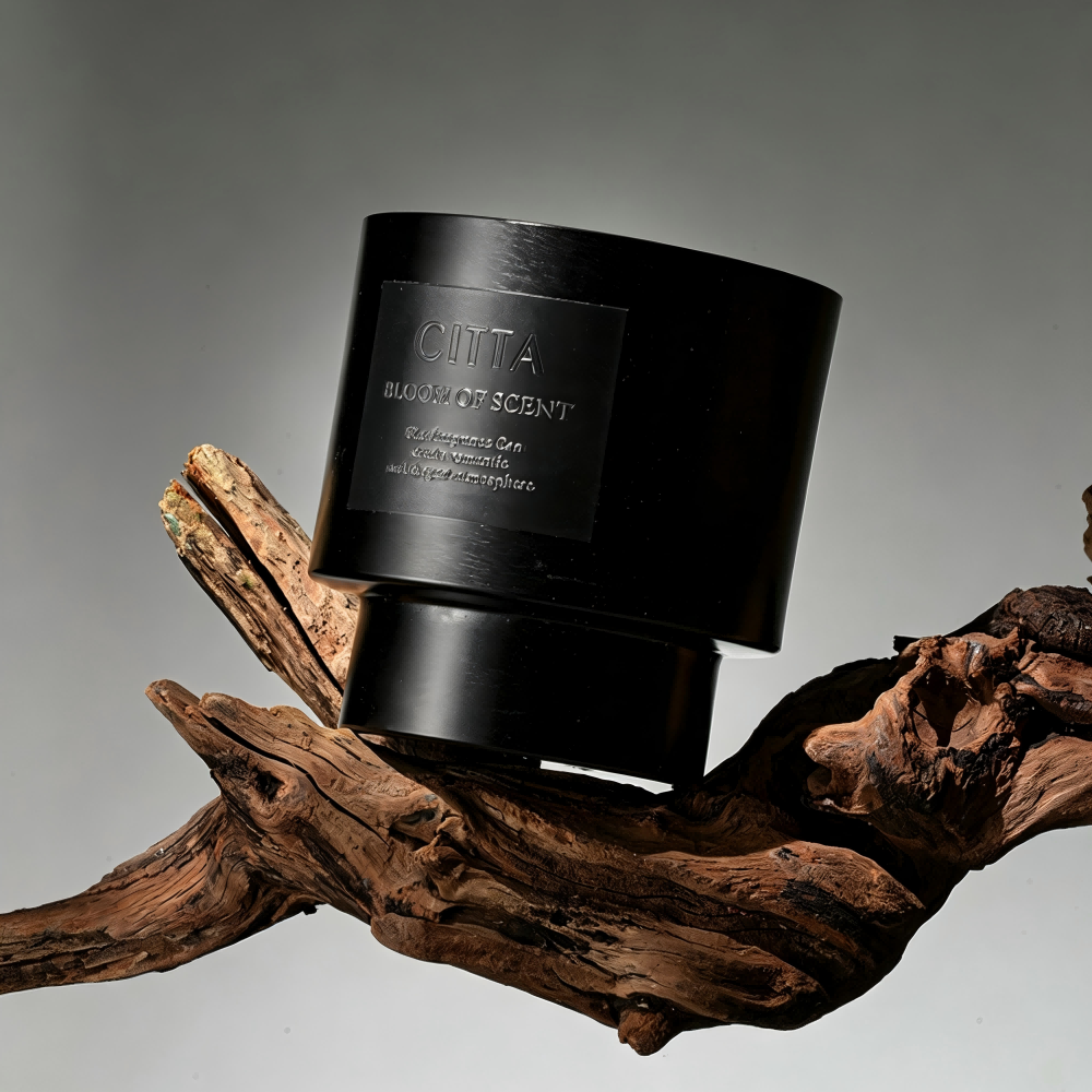 Gold Luxury Candle - Image 5