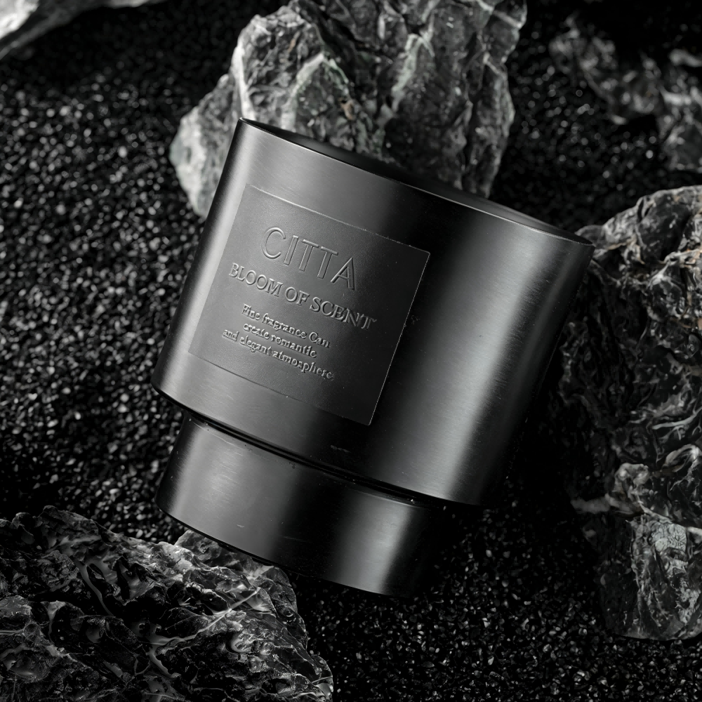 Gold Luxury Candle - Image 4